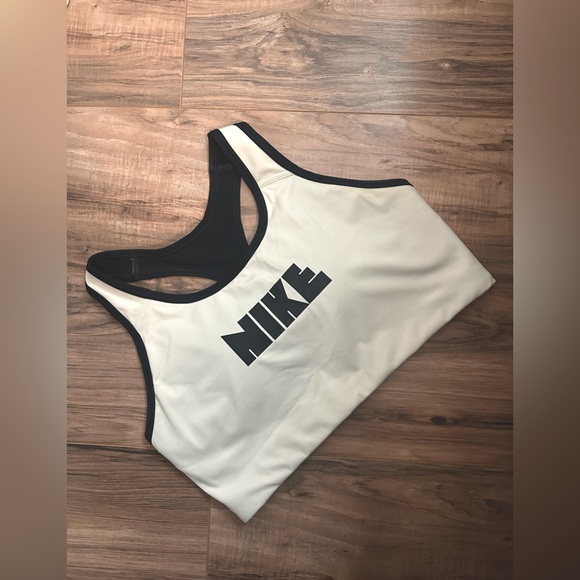 NIKE Swoosh Circa 72 Sports Bra - Picture 1 of 4